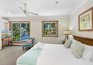 Noosa Entrance Waterfront Resort