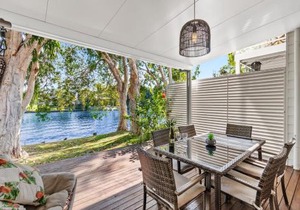 Noosa Entrance Waterfront Resort