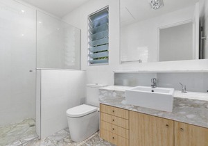North Facing River Front Stunning Apartment - Unit 2, 9 Hilton Esplanade