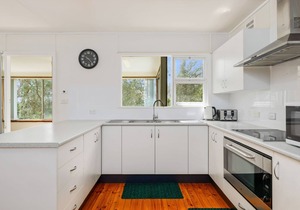 On Collingwood Beach - Upstairs Apartment