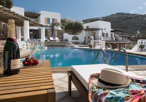 Open Plan Suite -Sleeps family of 4 in MYKONOS
