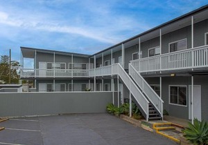 Pacific Motel 09