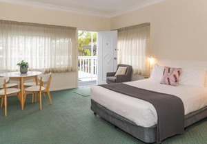 Pacific Motel 11