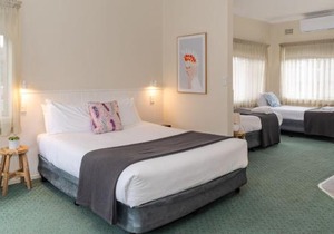 Pacific Motel 11
