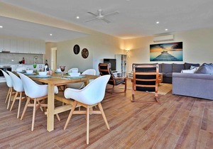 Pambula Beach Seaview ~ stunning ocean views +12:00 pm check-out
