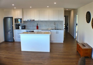 Pambula Beach Seaview ~ stunning ocean views +12:00 pm check-out