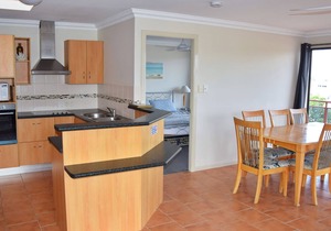 Paragon Apartment 8 - walk to the beach