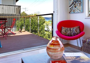 Patonga Corner Cottage by HolidayCo.