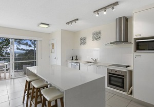 Picture Point 11 Penthouse apartment with rooftop deck & spa and stunning Views