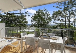 Picture Point 11 Penthouse apartment with rooftop deck & spa and stunning Views