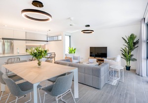 Premium Beachside apartment living in Coogee- E6