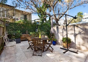 Pyrmont Self-Contained Terrace House (64 BUL)