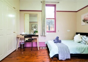Quiet Quadruple Private Room In Strathfield 3min to Train Station sleeps 4b - ROOM ONLY
