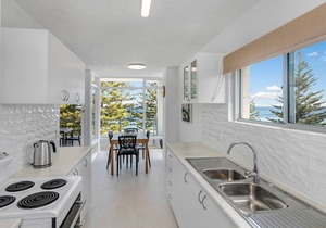 Rainbow Pacific Unit 14- Ocean Views overlooking Rainbow Bay in Coolangatta with Wi-Fi Inc.