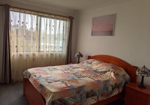 Resort style one bedroom plus study close to the City