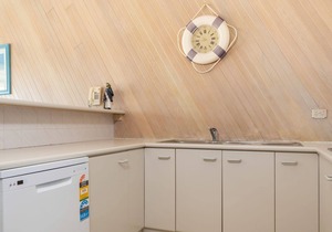 Retreat Beside The Beach - Unit Four