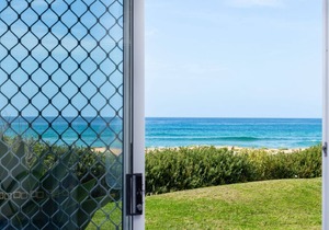 Retreat Beside The Beach - Unit Four