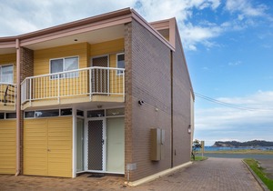 Retreat Beside The Beach - Unit One