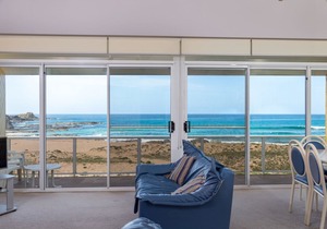 Retreat Beside The Beach - Unit Four