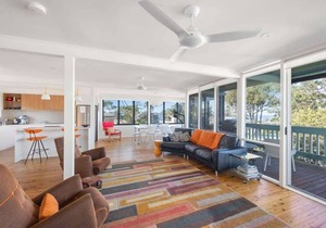 Retro Beach House Sum