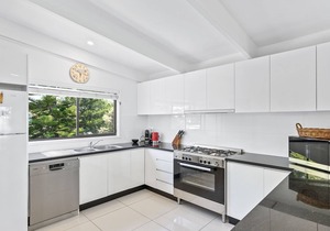 Sabia Beach House 2.0 - Beachfront - Sleeps 6