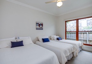 Sant'anna - Lovely family home with multizones to unwind, walk to the beach and famous café strip
