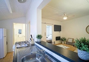 Sea Salt Apartment 1 ~ Short walk to beach! Free WiFi! newly decorated!