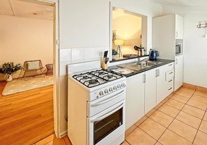Sea Salt Apartment 1 ~ Short walk to beach! Free WiFi! newly decorated!