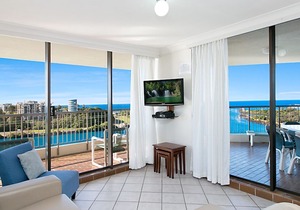 Seascape Unit 1402- Located in Tweed Heads and only a short walk to beaches, shopping, clubs and res