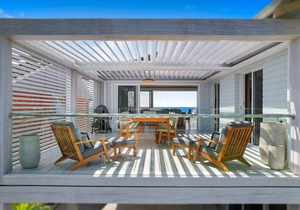 SEASHORE: North Avoca Beachfront, Panoramic ocean views, WiFi, Ultra modern.