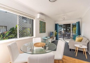 Seawest 1 - Entrance Harbour Street