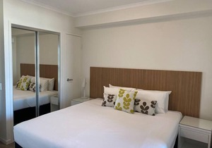 Self Check in Apartment With Pool and Gym