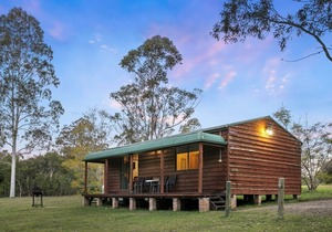 Self contained country cottage set on 40 acres