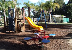 Shady Willows Holiday Park & Batemans Bay YHA