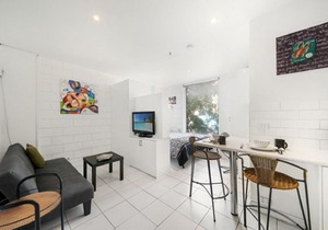 ShelleyStayz Flinders St