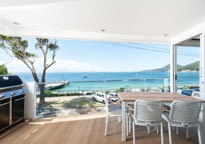 Shoal Bay Views