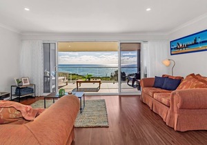 Slps 22 Family accom 2 houses side by side BEACHFRONT sunset drink, pet freindly