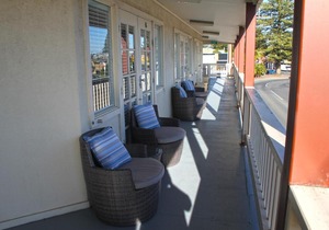 Smugglers Inn Studio Apartments