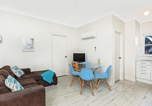 Smugglers Resort-Style Apartments no 9