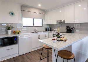 South Seas 3 Port Elliot Beachfront with views of Knights Beach