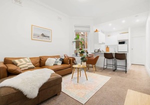 Spacious Boutique Apartment in Beautiful Art Deco Block