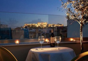 Spacious Suite w. huge balcony + Acropolis view in Athens