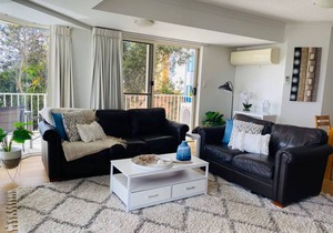 Steps to Mudjimba Beach, Cafes & Village, The Sunny Coasts Hidden Gem with Pool