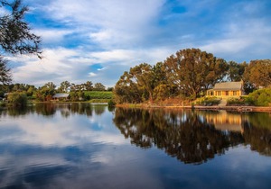 Stonewell Cottages and Vineyards