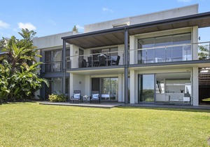 Stunning beach house at Magenta