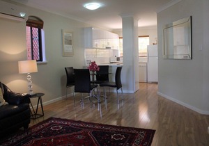 Subiaco Executive/Holidays Apartment. Free Wifi