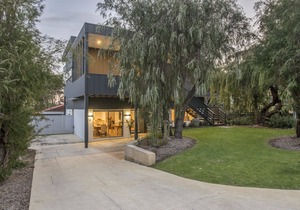 Superb Dual Keyed Home with Stunning Ocean Views just 300 Metres to Beach