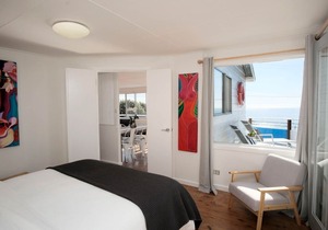 SURF SHACK BOAT BEACH - BYO LINEN