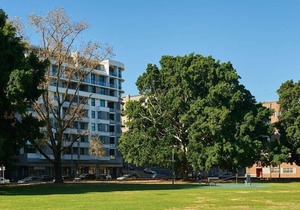 Sydney CBD, Live Like You’re At Home ( Free Parking)