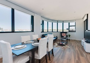 Sydney CBD, Live Like You’re At Home ( Free Parking)